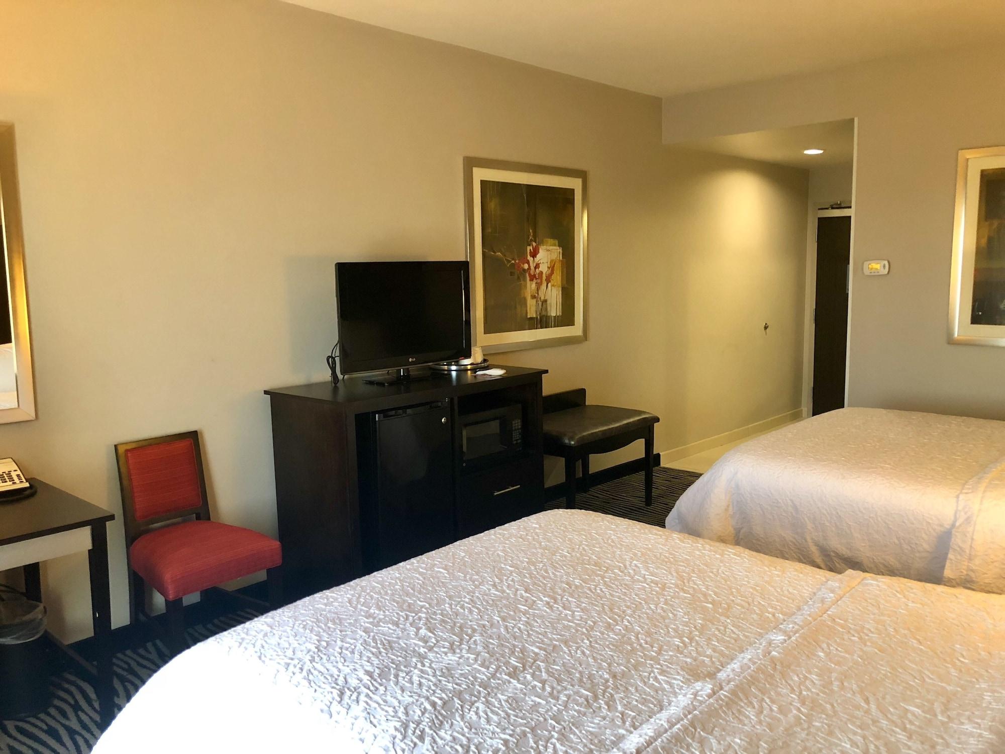 Hampton Inn And Suites Tulsa Central Zewnętrze zdjęcie