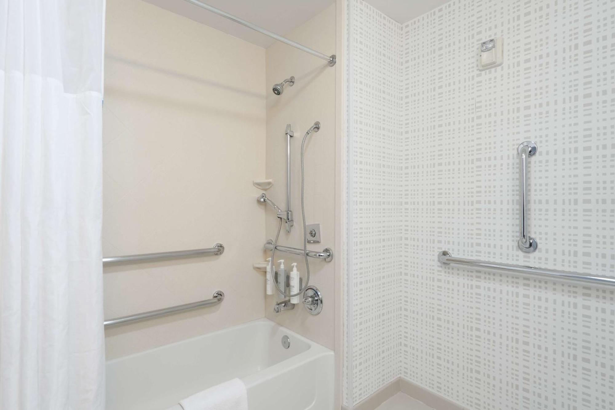 Hampton Inn And Suites Tulsa Central Zewnętrze zdjęcie